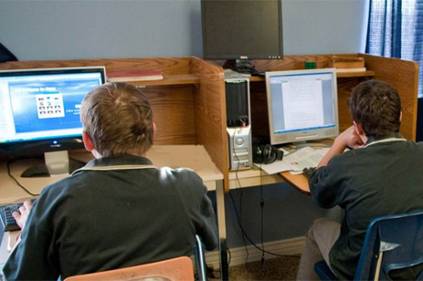 Жизнь в сети: первые признаки интернет-зависимости